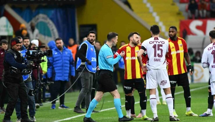 Trendyol Süper Lig: Kayserispor: 0 – Trabzonspor: 1 (Maç devam ediyor)