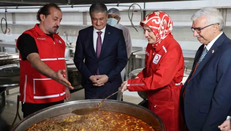 Türk Kızılay, Adana’da aşevini hizmete açtı