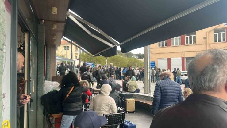 Türk tatilciler dönüş yolunda Yunanistan’ın Midilli Adası’nda mahsur kaldı