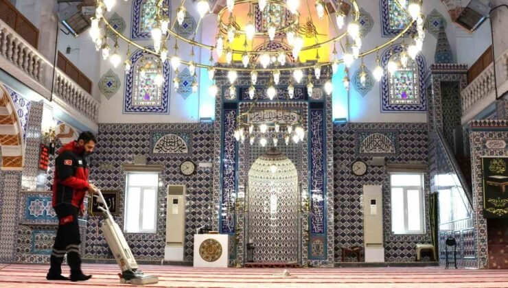 Ümraniye’de camiler bayrama hazır