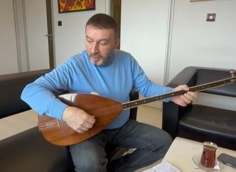 “Uzaylı Mustafa”, Samsun’un güzelliğine türkü yaktı