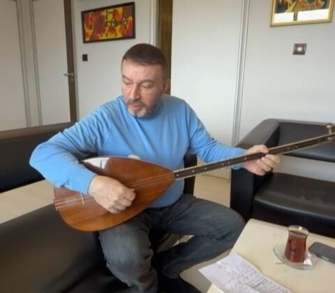 “Uzaylı Mustafa”, Samsun’un güzelliğine türkü yaktı