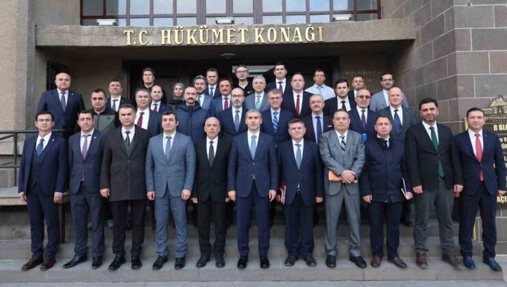 Vali Aktaş: “Amacımız el birliğiyle kentimizi en iyi yerlere getirmek”