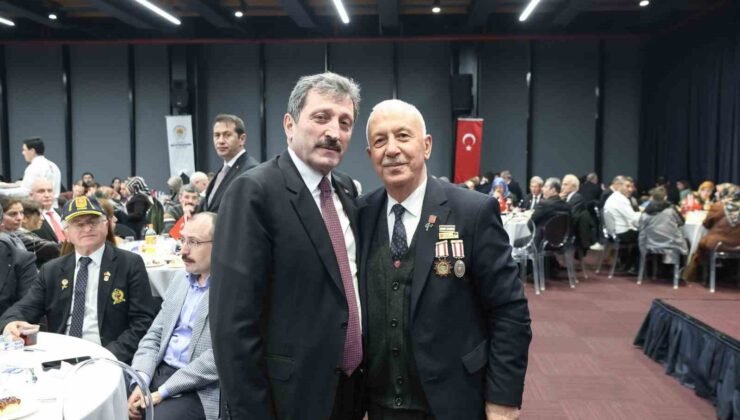 Vali Orhan Tavlı: “Özgürlüğümüzü şehitlerimize ve gazilerimize borçluyuz”