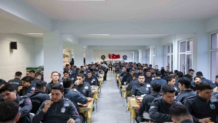 Vali Sözer, polis adaylarıyla iftarda buluştu