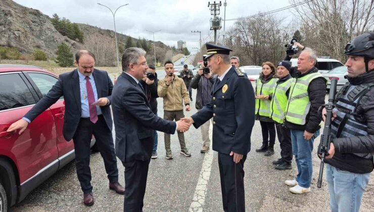 Vali Yılmaz, görev başındaki polis ve jandarma ile bayramlaştı
