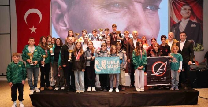 Valilik Kupası Yelken Yarışları Foça’da yapıldı