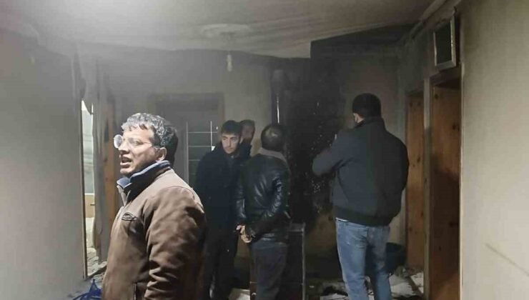 Van’da ev yangını