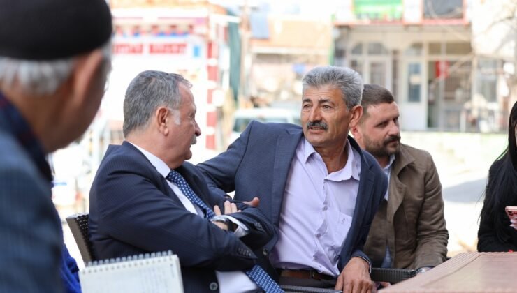 Vatandaşların talepleri dinlenip çözüm üretiliyor