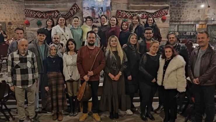 Vezirköprü’de türkü gecesi