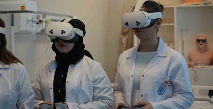 VR gözlüğü takıp damar yolunu 3 boyutlu buluyorlar