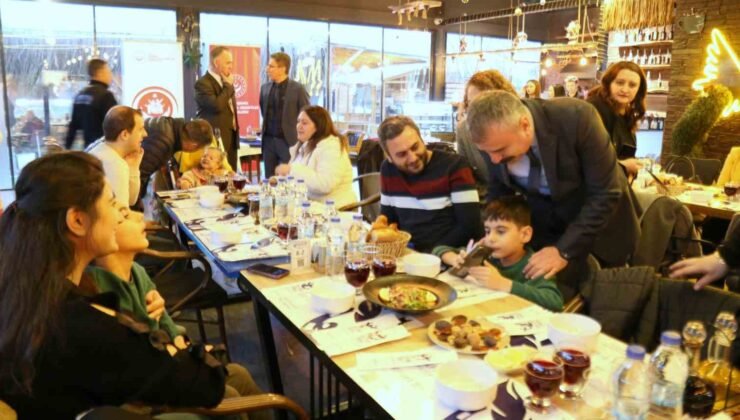 Yaşlılar, engelliler ve devlet korumasında yetişen gençler iftarda bir araya geldi