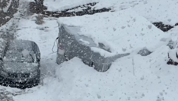 Yüksekova’ya kış geri geldi