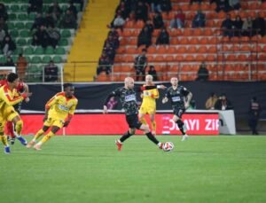 Ziraat Türkiye Kupası: Corendon Alanyaspor: 1 – Galatasaray: 2 (Maç sonucu)