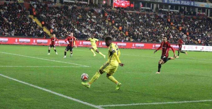 Ziraat Türkiye Kupası: Gaziantep FK: 0 – Fenerbahçe: 1 (İlk yarı)